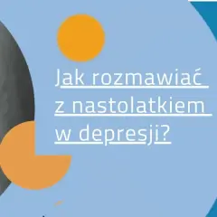 Kobieta w czarnej sukience opiera się o ścianę, zamyślona. Tekst: "Jak rozmawiać z nastolatkiem w depresji?".