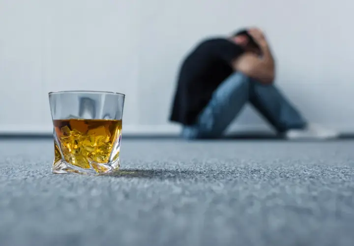 Alkoholizm to choroba psychiczna? Zrozum, jak niszczy mózg i psychikę