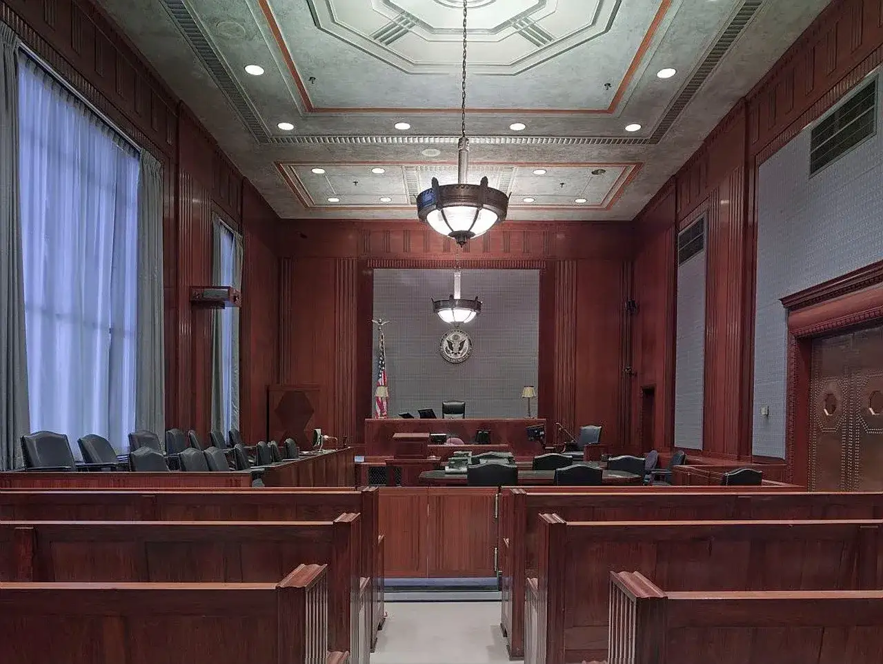 sala sądowa proces